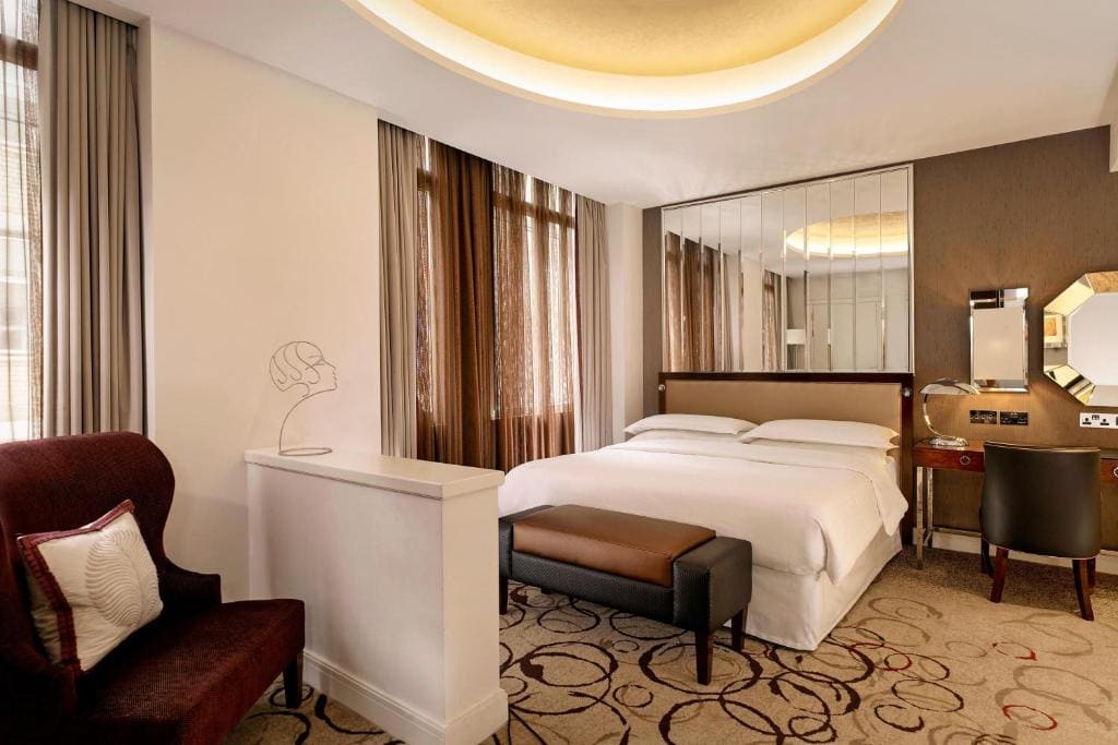 Club Queen Room - Club Lounge Access room - Image 1