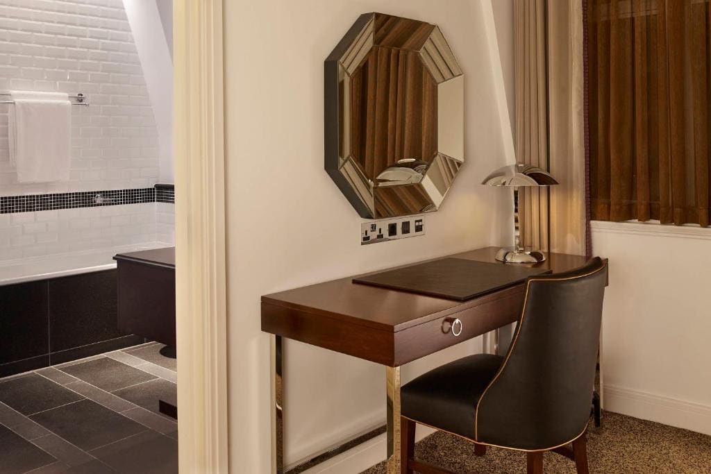 Club Queen Room - Club Lounge Access room - Image 2