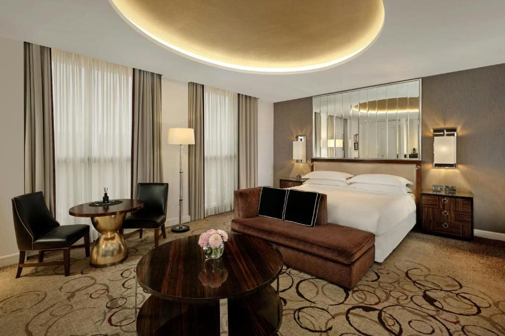 Art Deco King Suite - Club Lounge Access room - Image 1