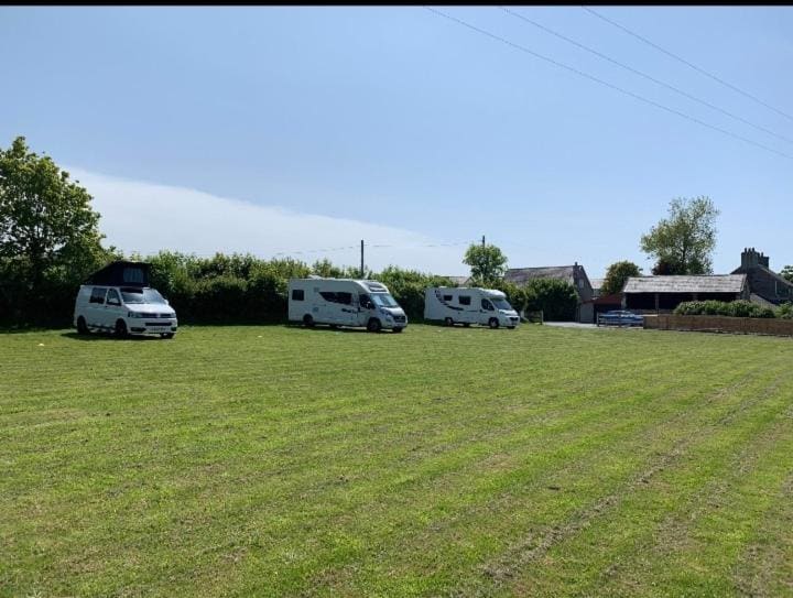 Empty lot - Caravan Site room - Image 1