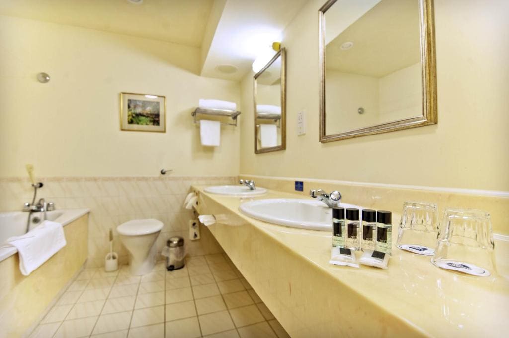 Superior Double Room room - Image 3