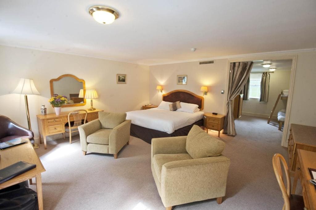 Superior Family Room (2 Adults + 2 Children) room - Image 2