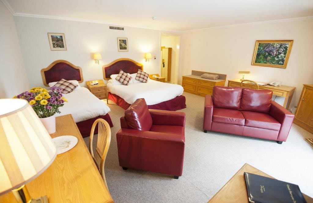 Superior Triple Room room - Image 2