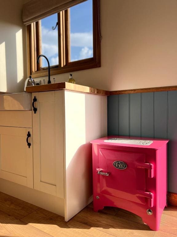 Deluxe Family Suite room - Image 3