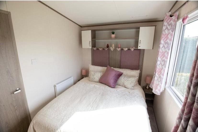 Mobile Home room - Image 1