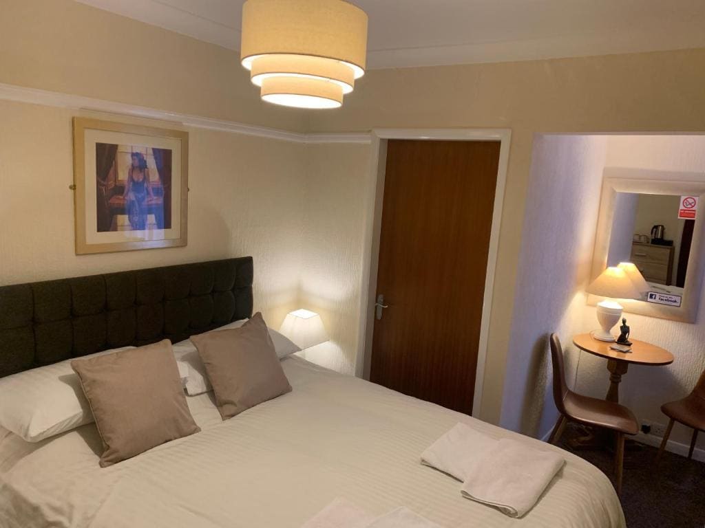 King Room room - Image 1