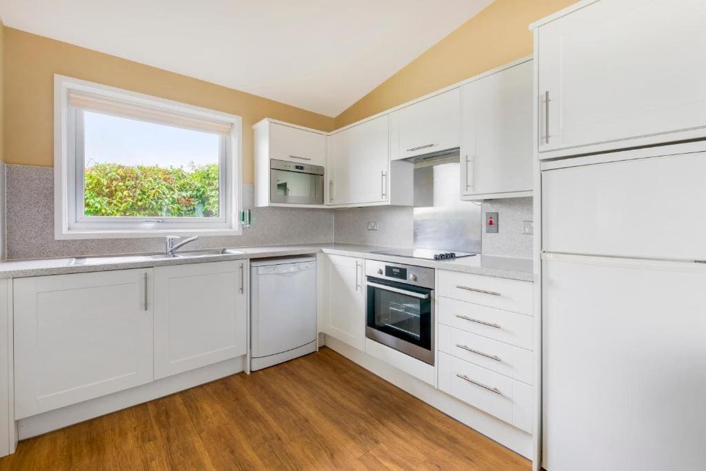 Two-Bedroom Lodge room - Image 2