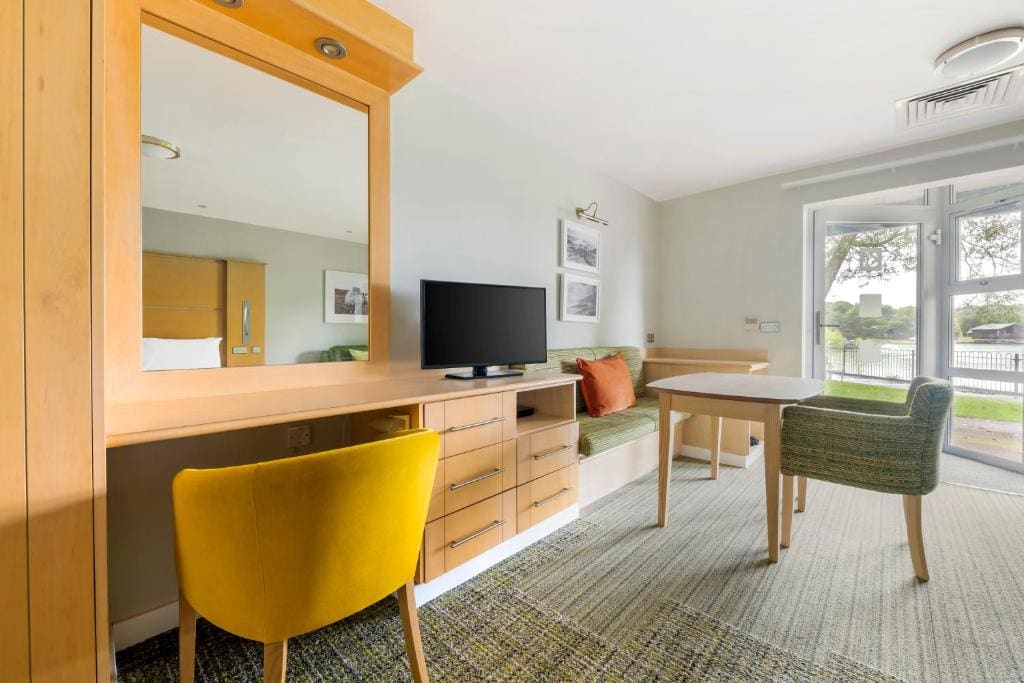 Studio Apartment room - Image 2