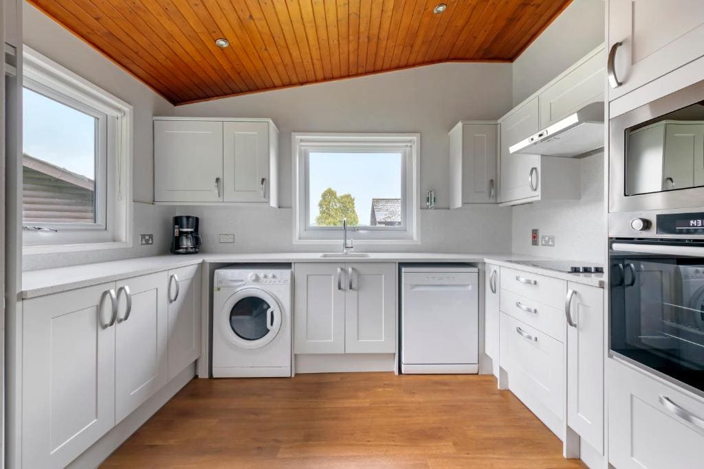 Two-Bedroom Lodge room - Image 3