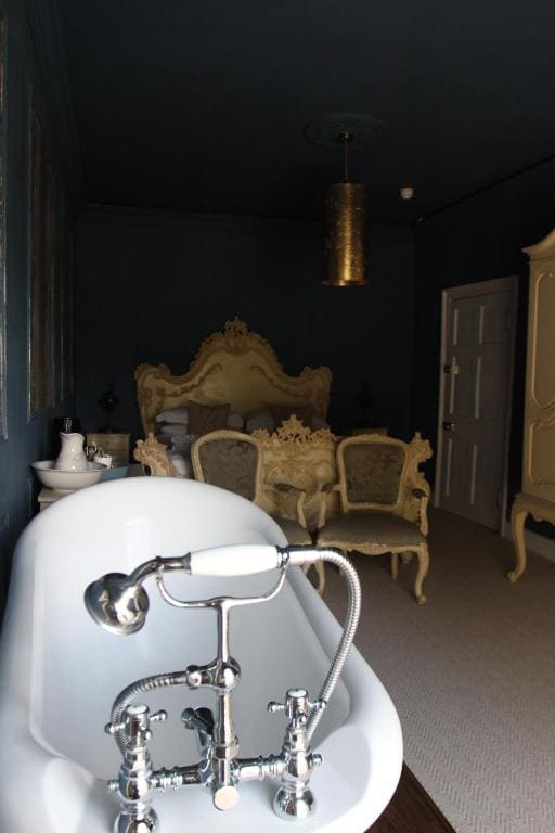 King Room with Spa Bath room - Image 3