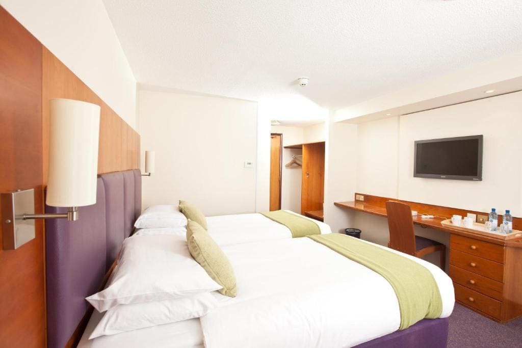 Standard Twin Room room - Image 1