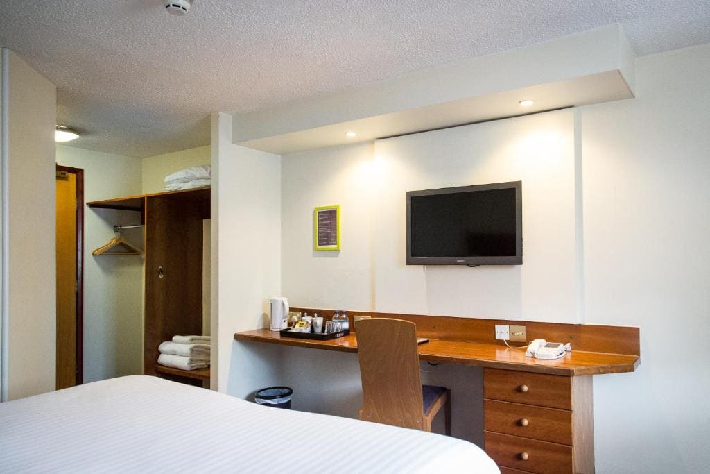 Standard Twin Room room - Image 3