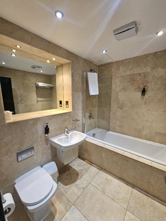 Quadruple Room room - Image 2