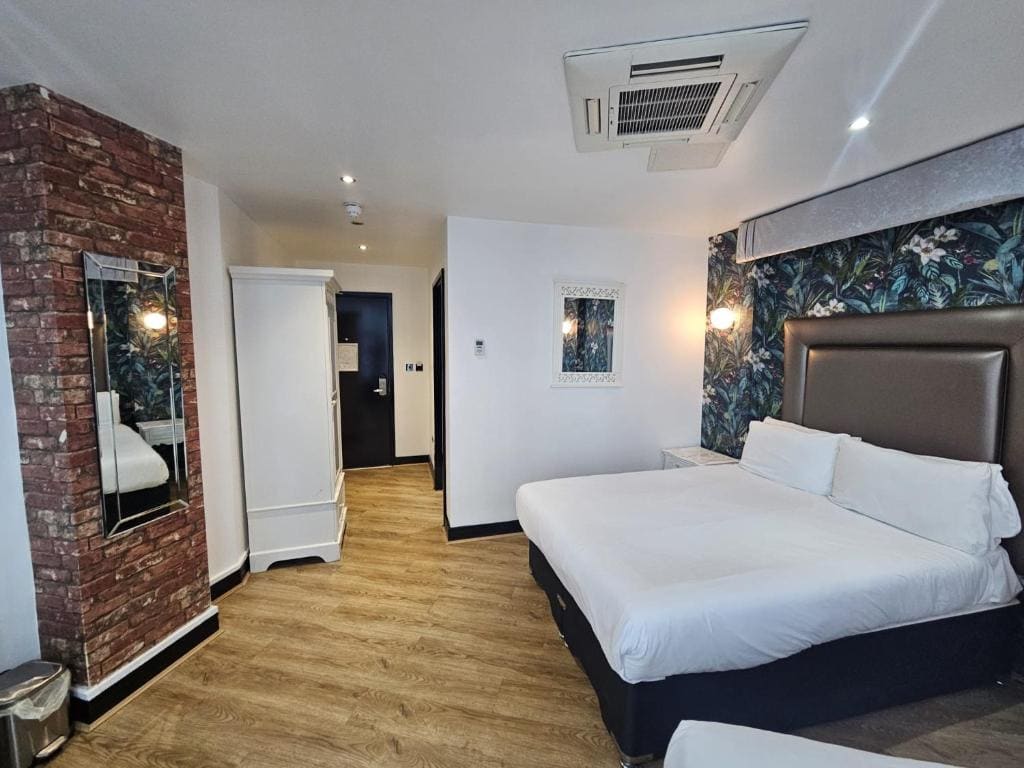 Quadruple Room room - Image 3