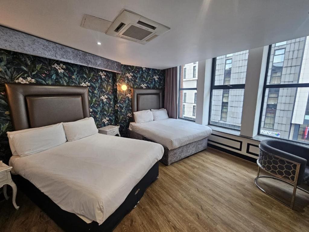 Quadruple Room room - Image 1