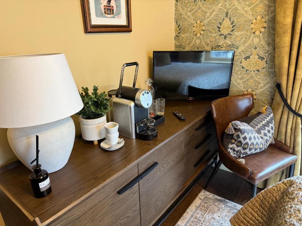Superior Deluxe Double or Twin Room room - Image 1
