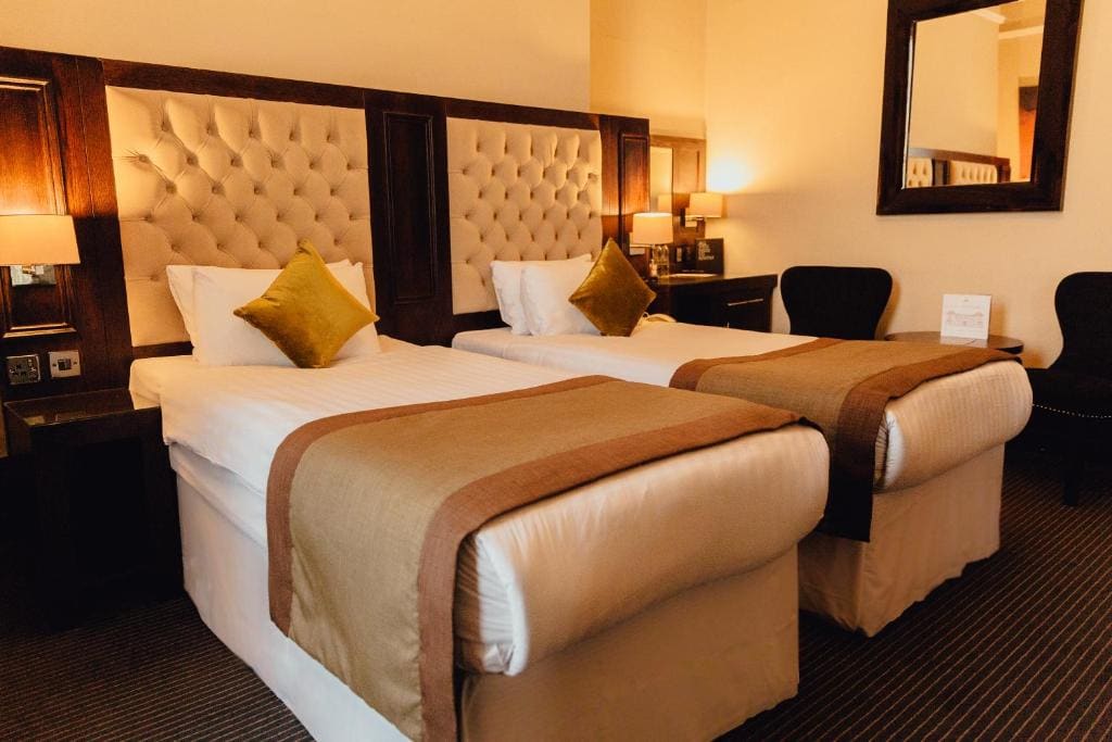 Standard Twin Room room - Image 2