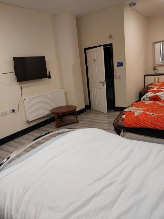 Family Room - Disability Access room - Image 1