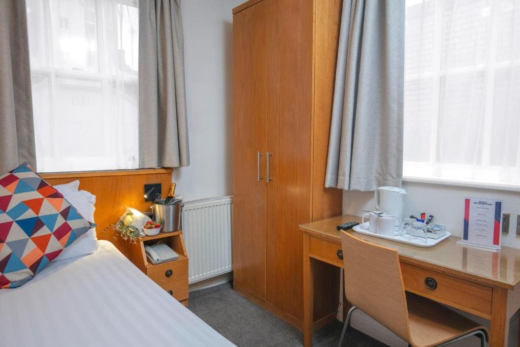 Cozy Double Room room - Image 2
