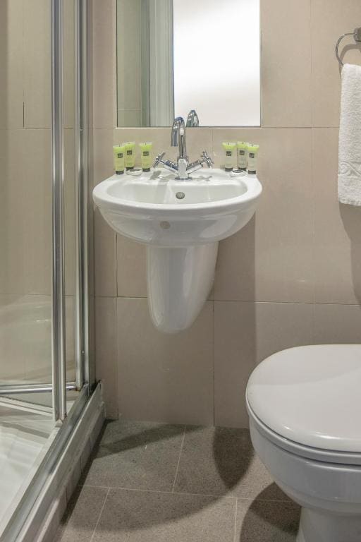 Standard Double Room - Non-Smoking room - Image 3