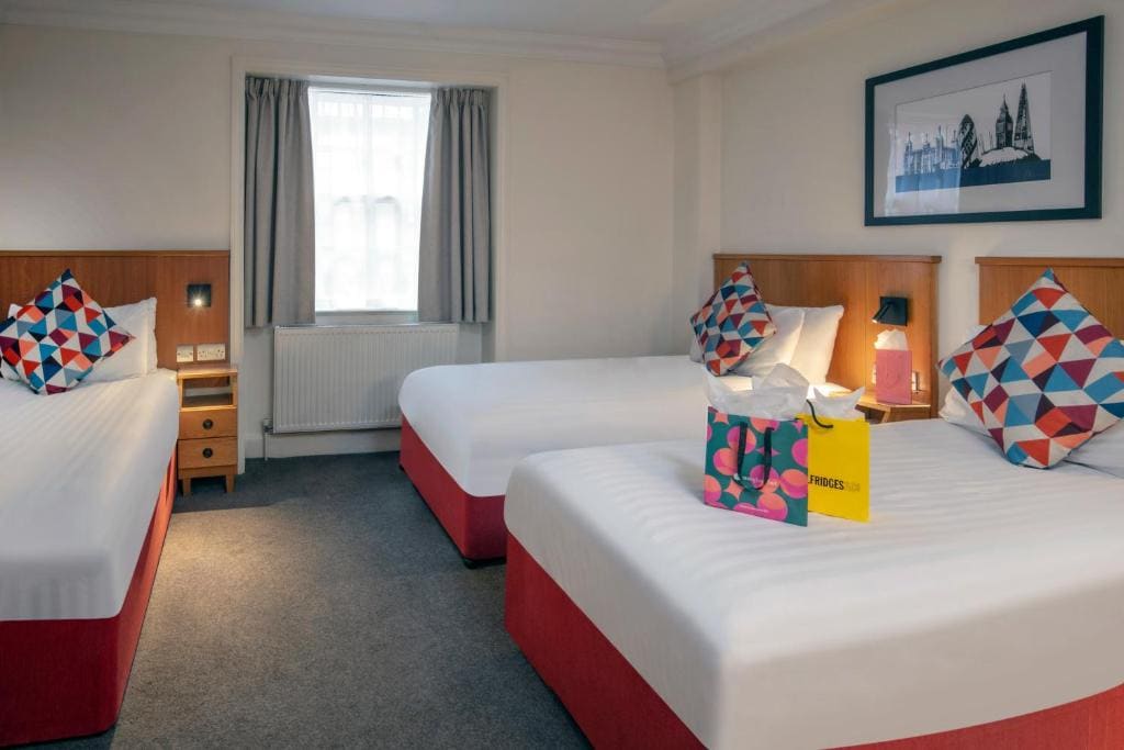 Standard Room with Three Single Beds - Non-Smoking room - Image 2