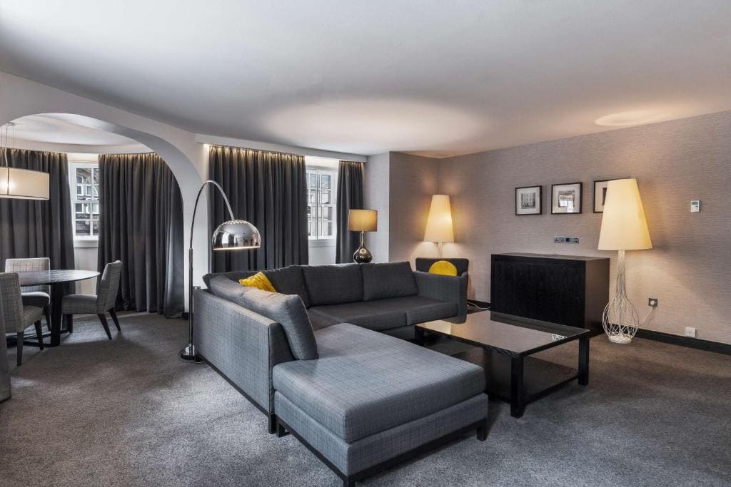 Royal Mile Suite room - Image 3