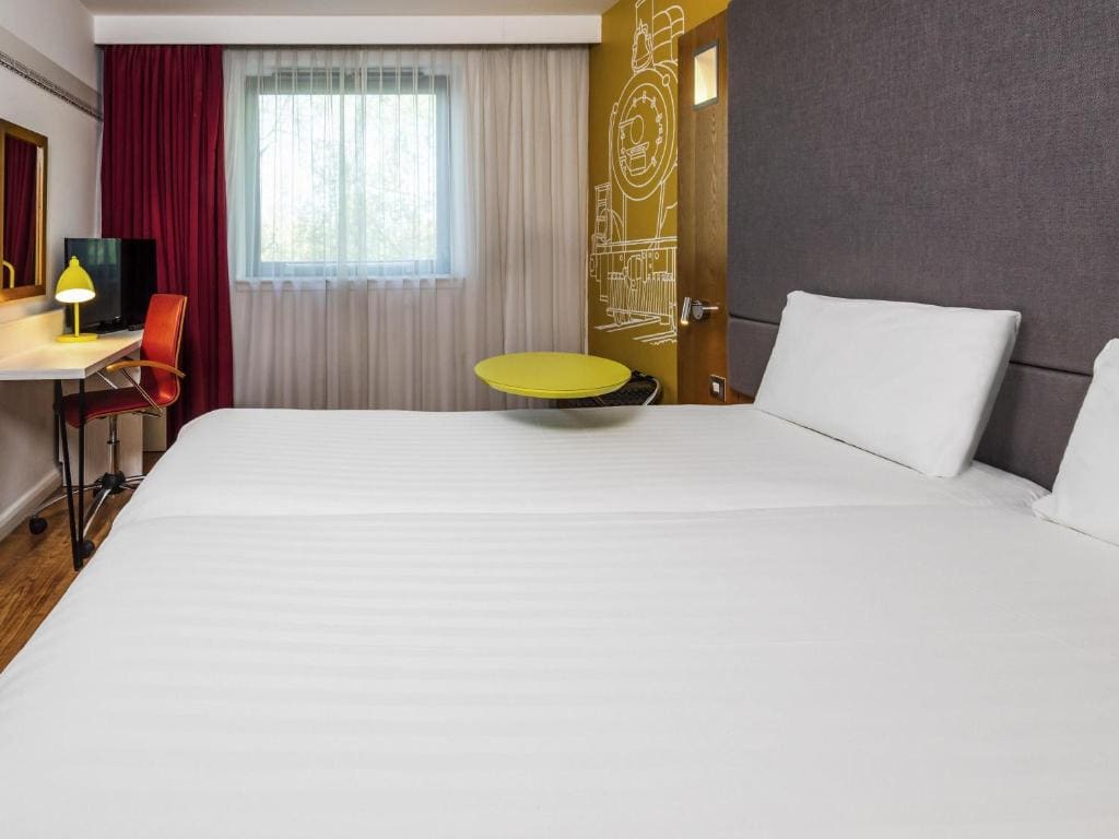 Standard Twin Room room - Image 1