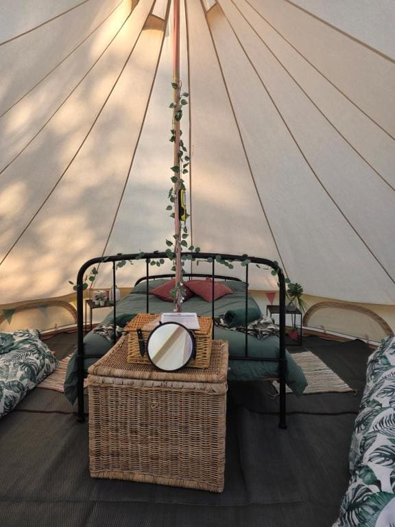 Tent room - Image 3