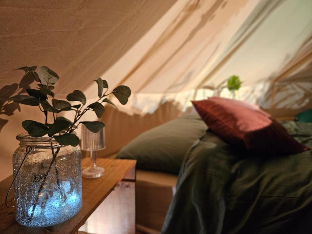 Tent room - Image 2