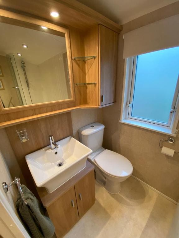 Mobile Home room - Image 1
