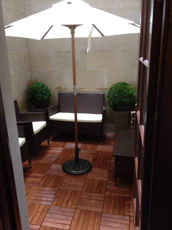 Superior Double Room with Outside Patio room - Image 2