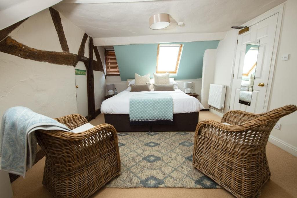 One-Bedroom Suite room - Image 2