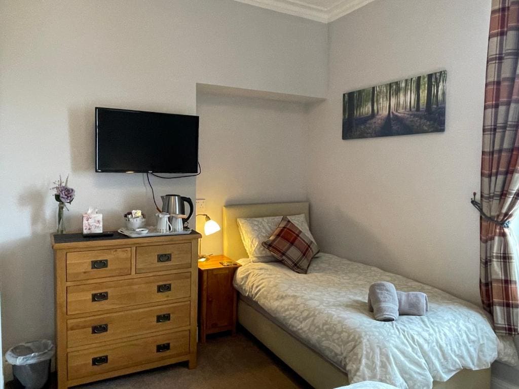 Family Room room - Image 2