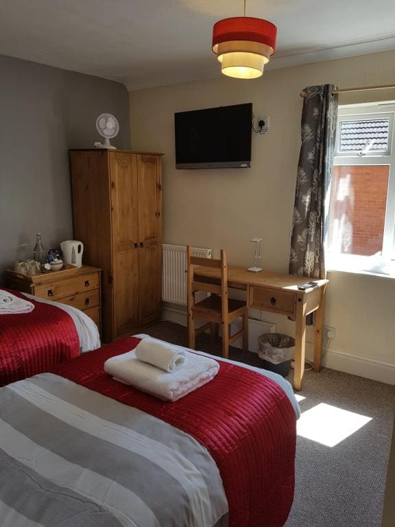 Standard Twin Room room - Image 3