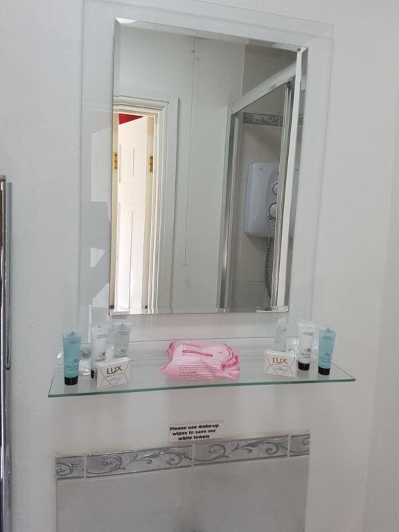 Standard Twin Room room - Image 2