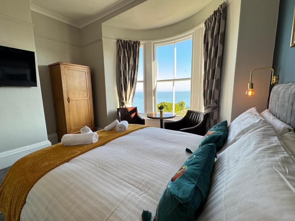 King Room with Sea View room - Image 2