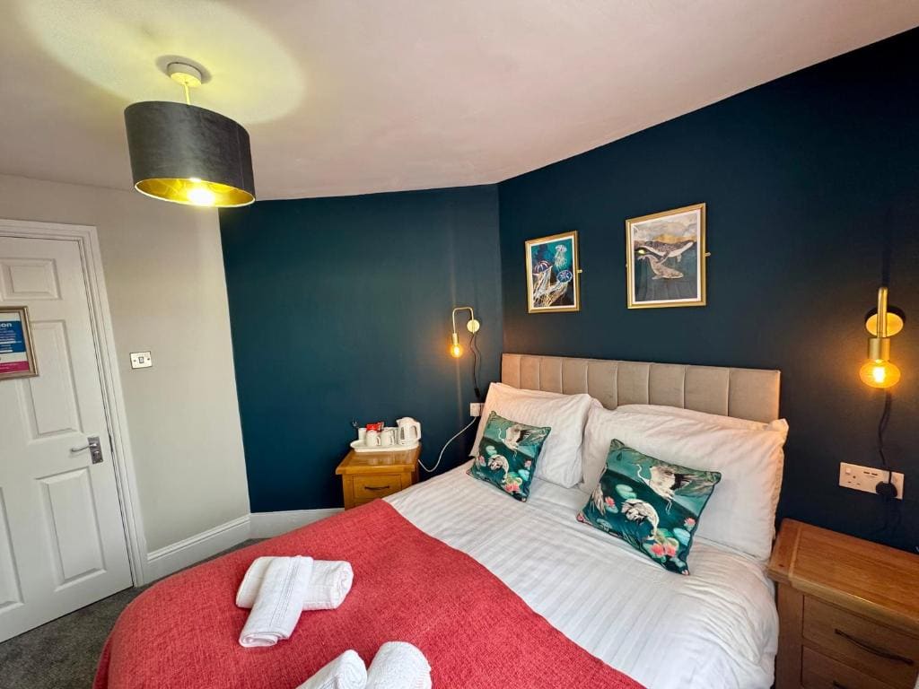 Small Double Room room - Image 3