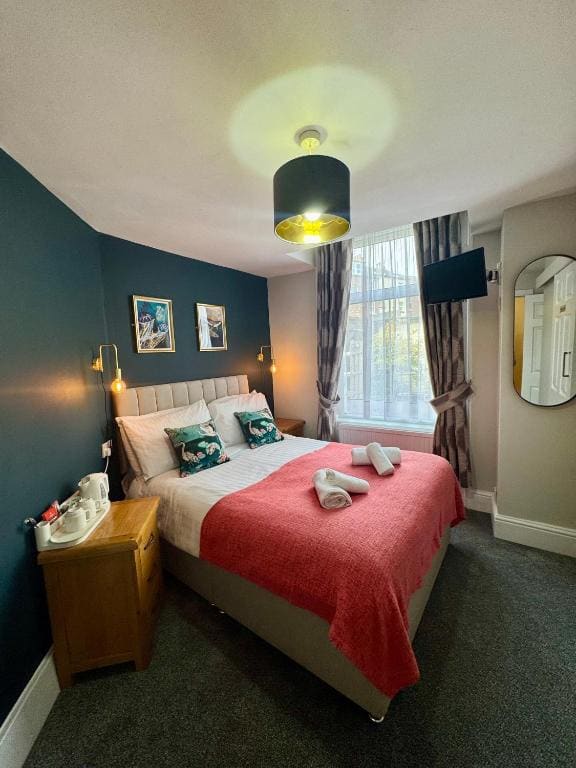 Small Double Room room - Image 2