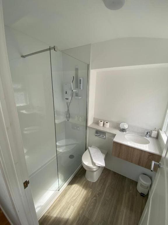 Double or Twin Room with Private Bathroom room - Image 2