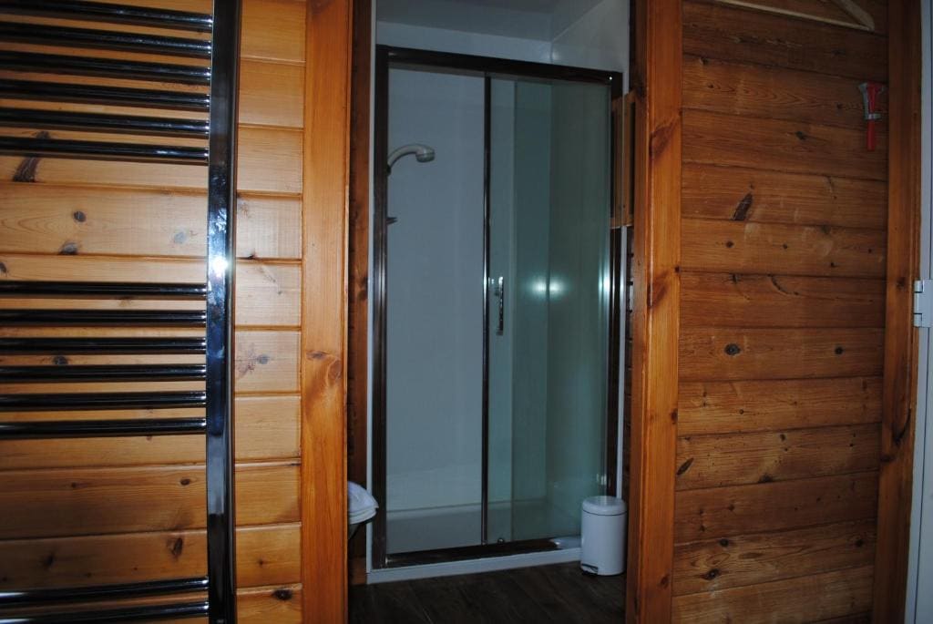 Small Twin Room room - Image 3