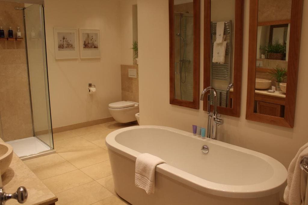 Apartment room - Image 2
