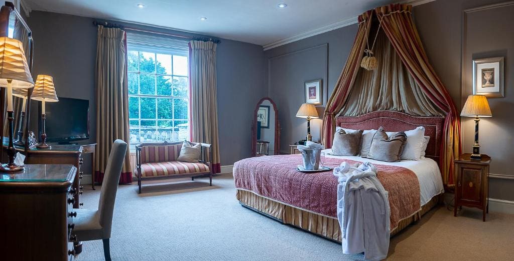 Deluxe King Room room - Image 3