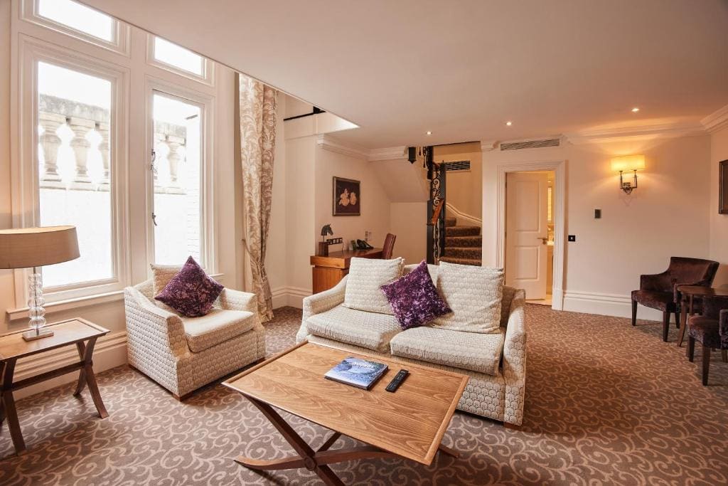Royal Horseguards Suite room - Image 2
