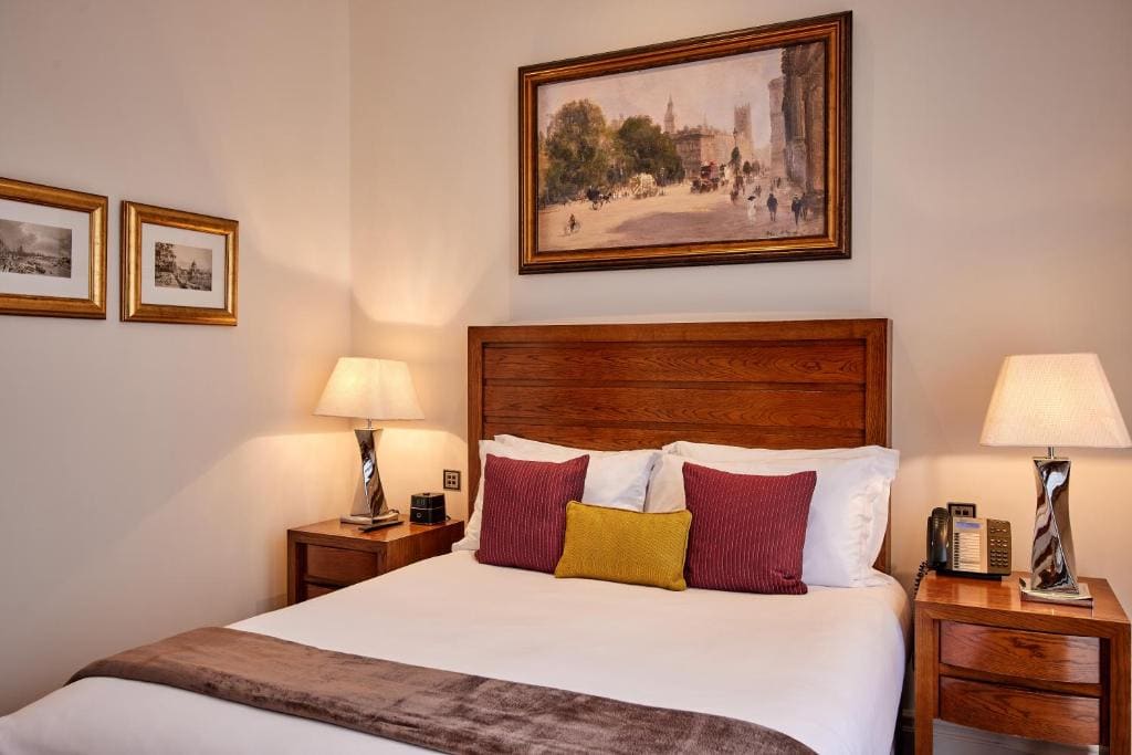 Double Room with Garden View room - Image 3