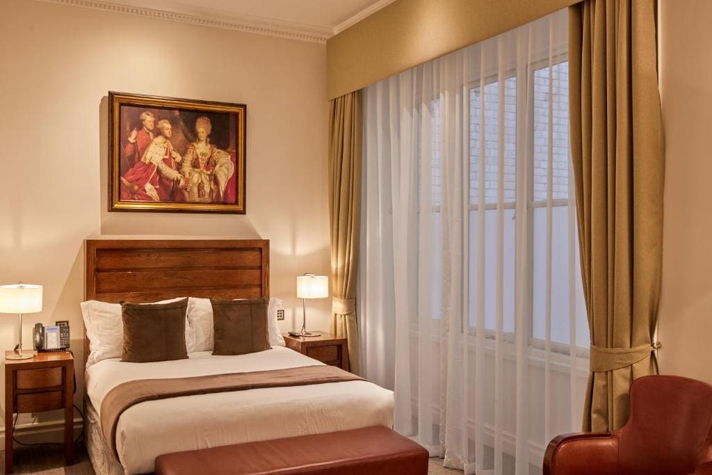 Double Room with Garden View room - Image 3