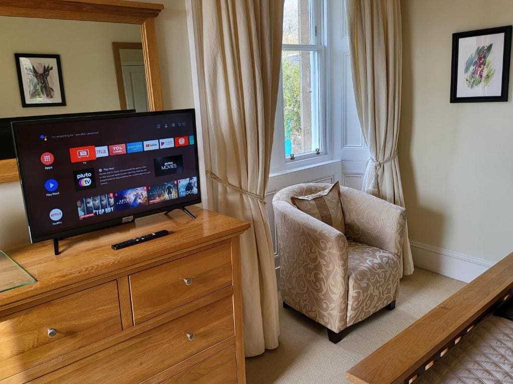 Deluxe King Room room - Image 2