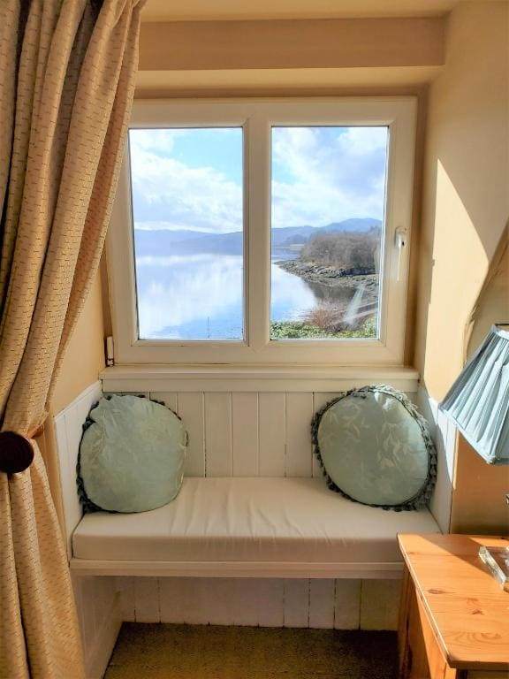 Deluxe Twin Room with Sea View room - Image 1