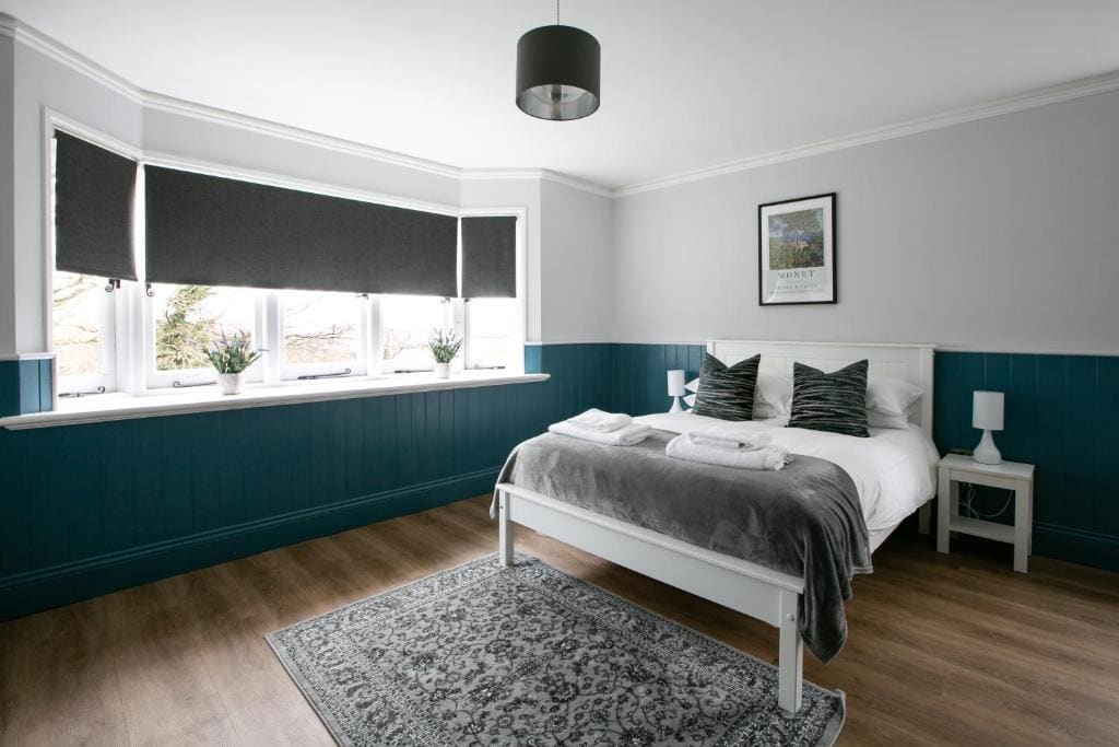Five-Bedroom House room - Image 1