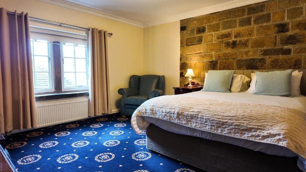Family Room room - Image 3
