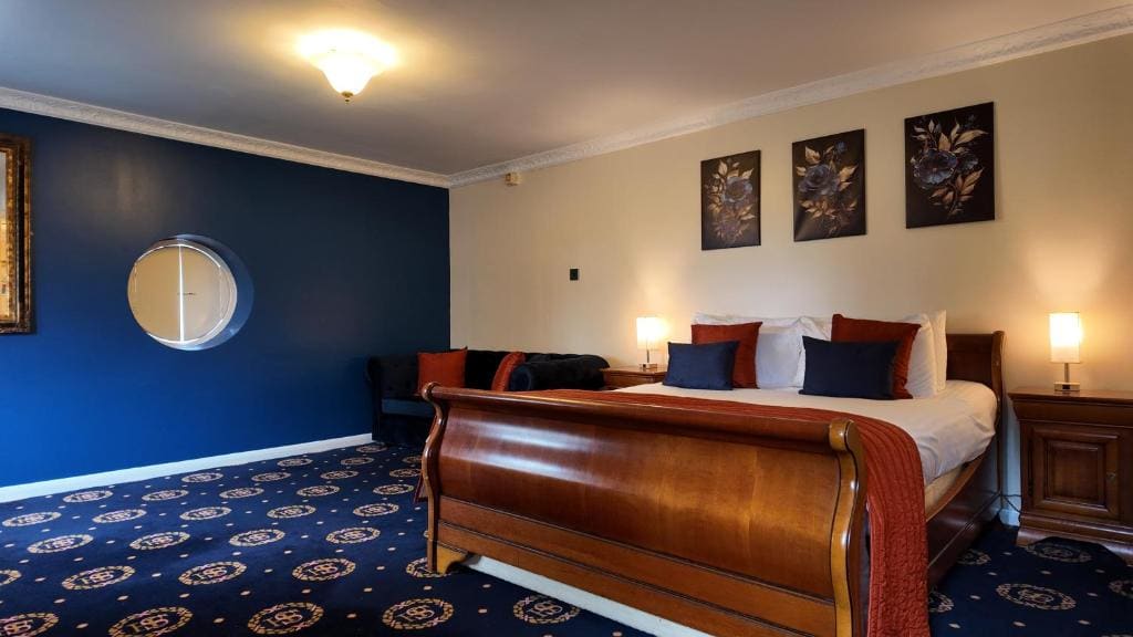 Family Room room - Image 1